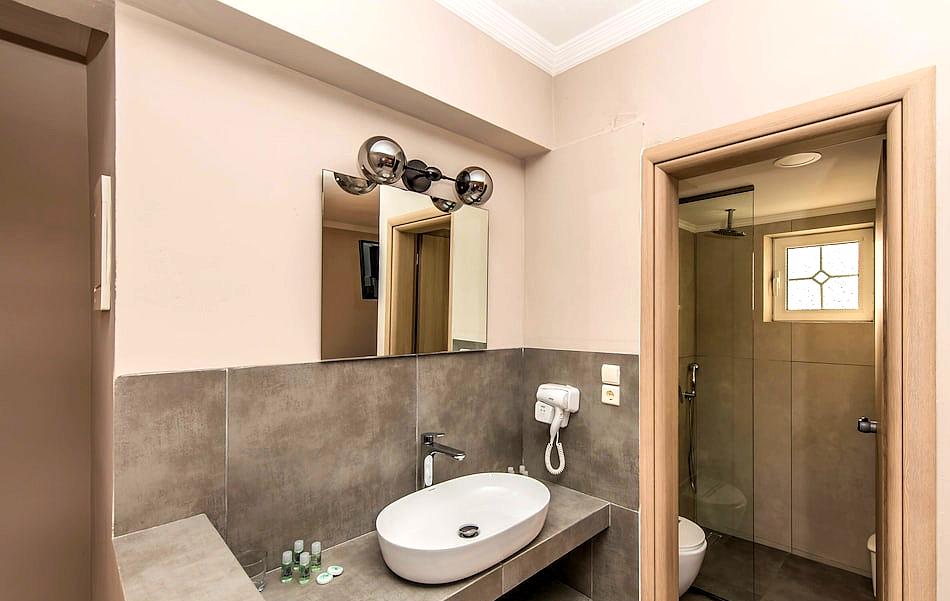 Planos Beach Hotel Image 2
